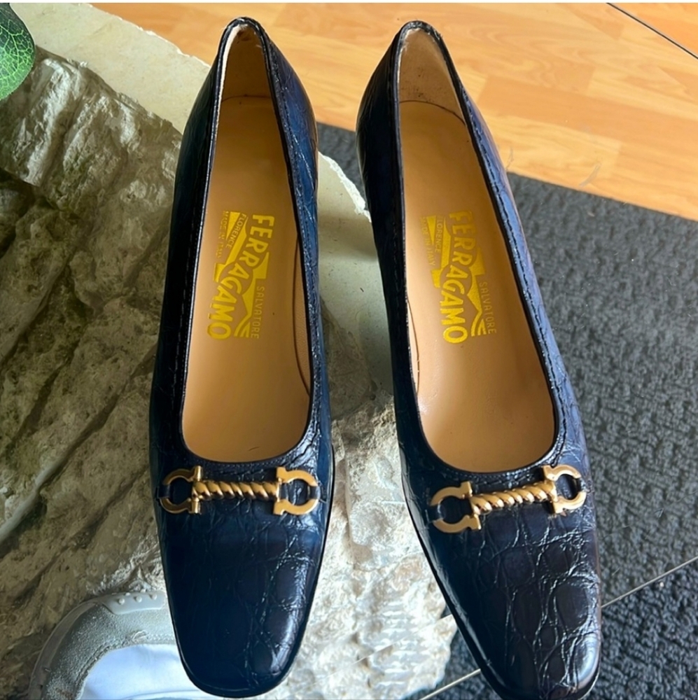 Salvatore Ferragamo Women's Black Leather Shoes, Size 7.5 2A